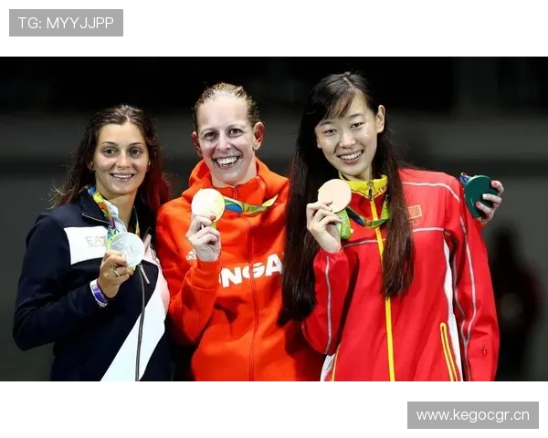 孙一文赛完回家连吃三天泡面，网友扒出她上个月刚买百万跑车