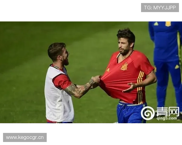 皮克穿得比我还讲究？感觉他私下比场上还会生活啊！