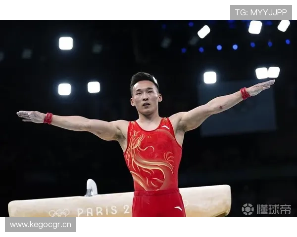 肖若腾穿衣还挺随性的,赛场上那股严肃劲儿一摘掉就换个人了? 肖若腾穿衣还挺随性的,赛场上那股严肃劲儿一摘掉就换个人了?